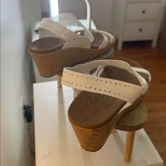 SKECHERS  WOMENS WHITE SANDALS SIZE 10 - Picture 10 of 16